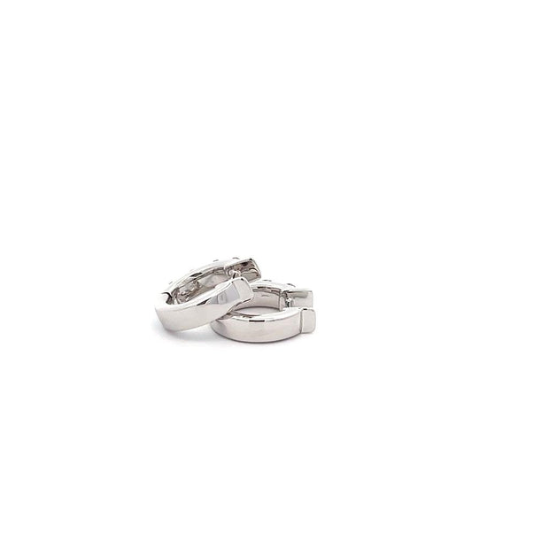 Plateau Jewelers' small hoop earrings in 14k white gold