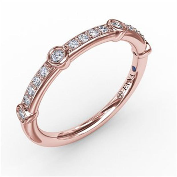 FANA Diamond Wedding Band in 14K Yellow Gold