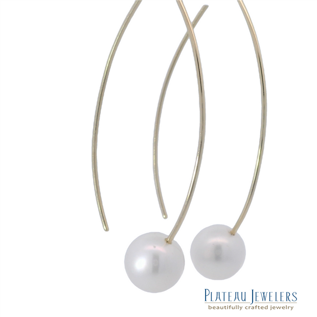 Pearl Drop Earrings in 14k Yellow Gold. 9.5-10mm Freshwater Pearls
